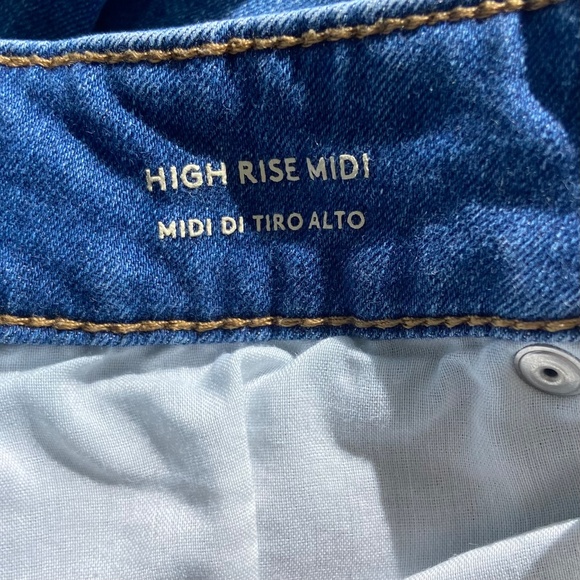 High Rise Midi Distressed Denim Shorts 2/26 - Picture 7 of 7